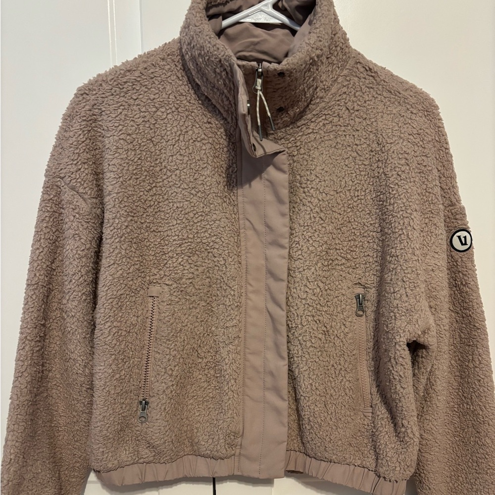 Vuori Plush Teddy Jacket in Beige